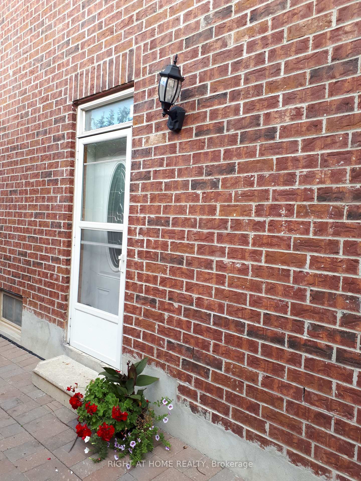 Photo 3 of Unit B, 18 Corvette Avenue, Scarborough, Kennedy Park — HOMEH