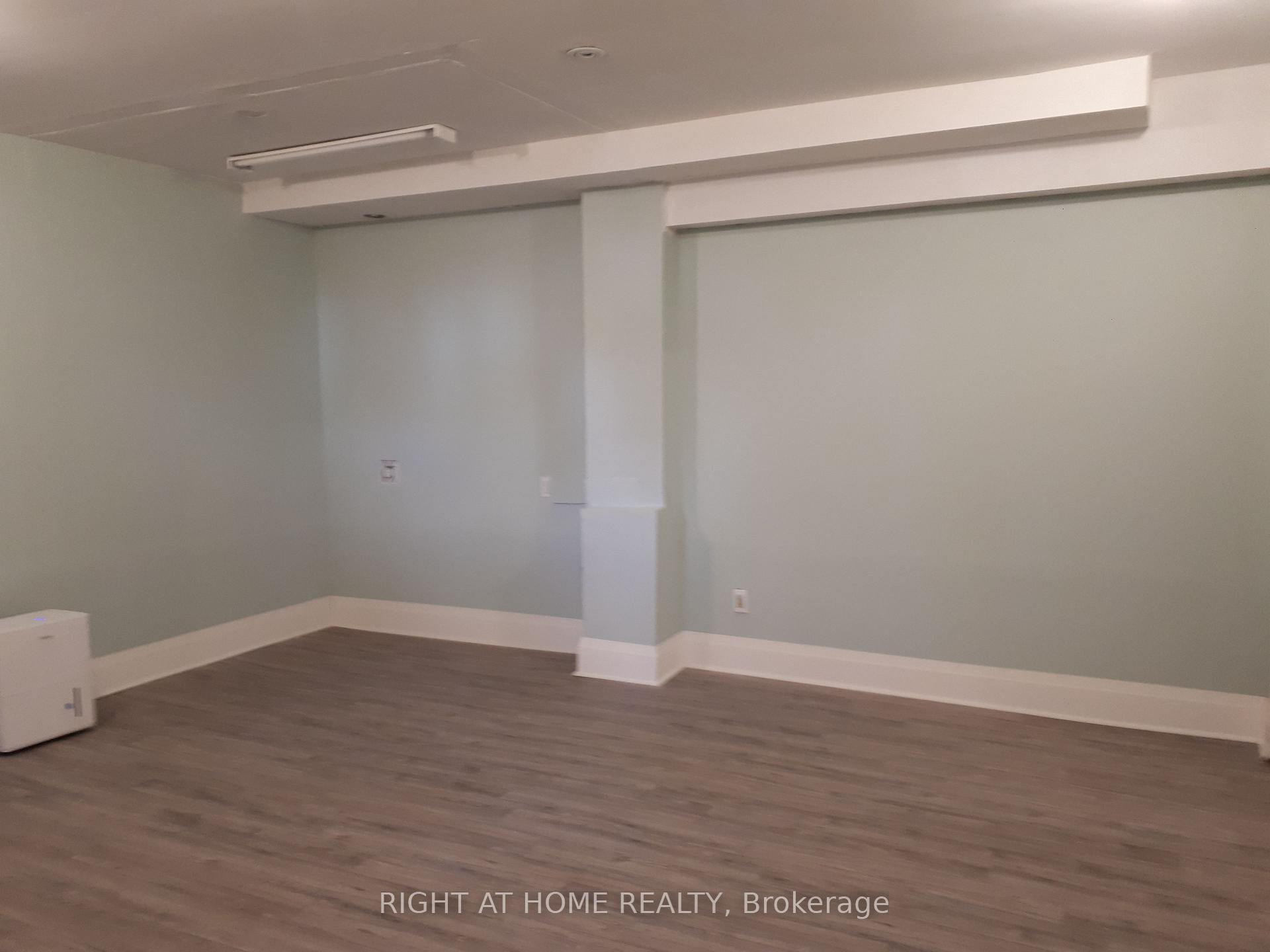 Photo 4 of Unit B, 18 Corvette Avenue, Scarborough, Kennedy Park — HOMEH
