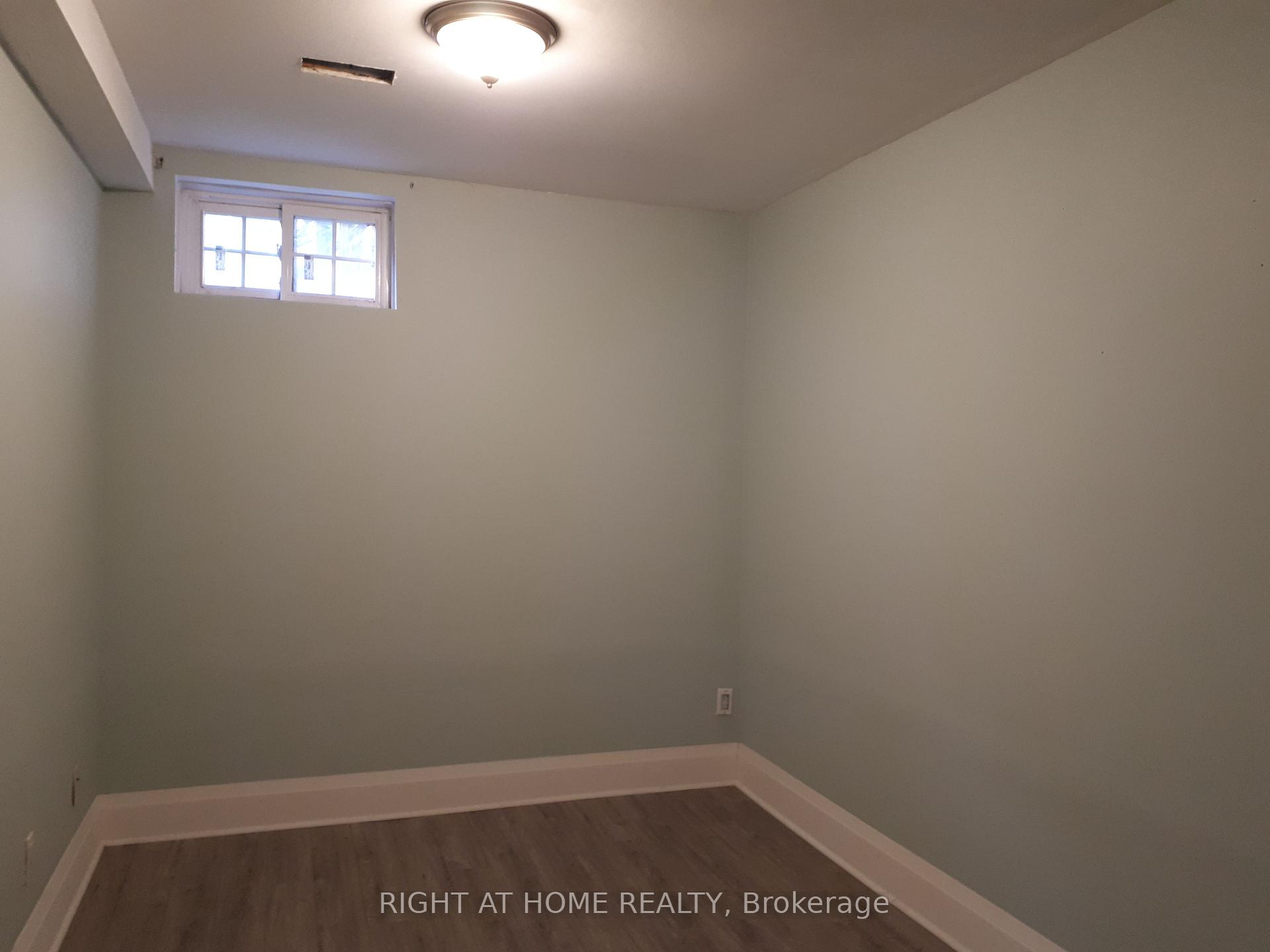 Photo 5 of Unit B, 18 Corvette Avenue, Scarborough, Kennedy Park — HOMEH