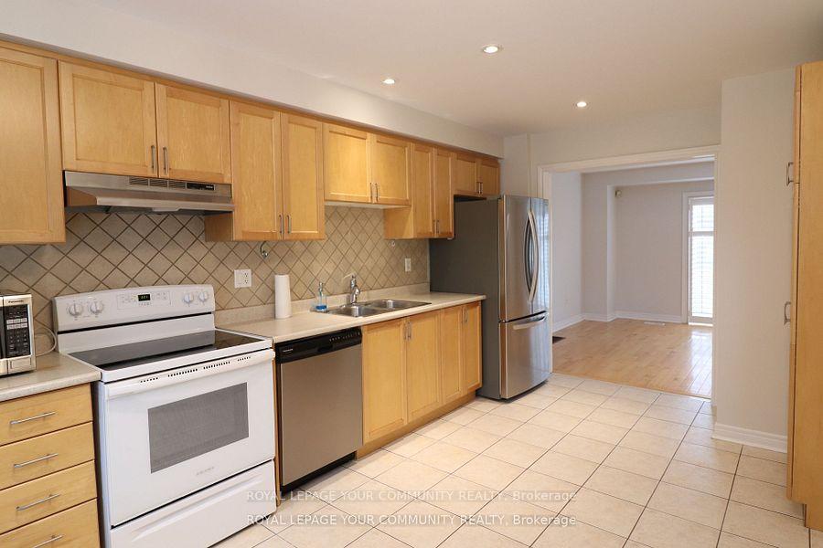 Photo 2 of Unit 6, 20 Wallace Street, Vaughan, West Woodbridge — HOMEH