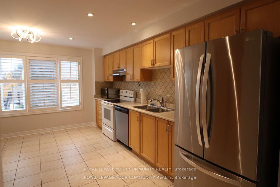 Photo 8 of Unit 6, 20 Wallace Street, Vaughan, West Woodbridge — HOMEH