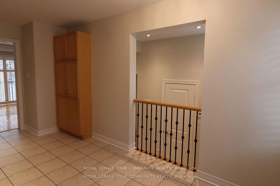 Photo 3 of Unit 6, 20 Wallace Street, Vaughan, West Woodbridge — HOMEH