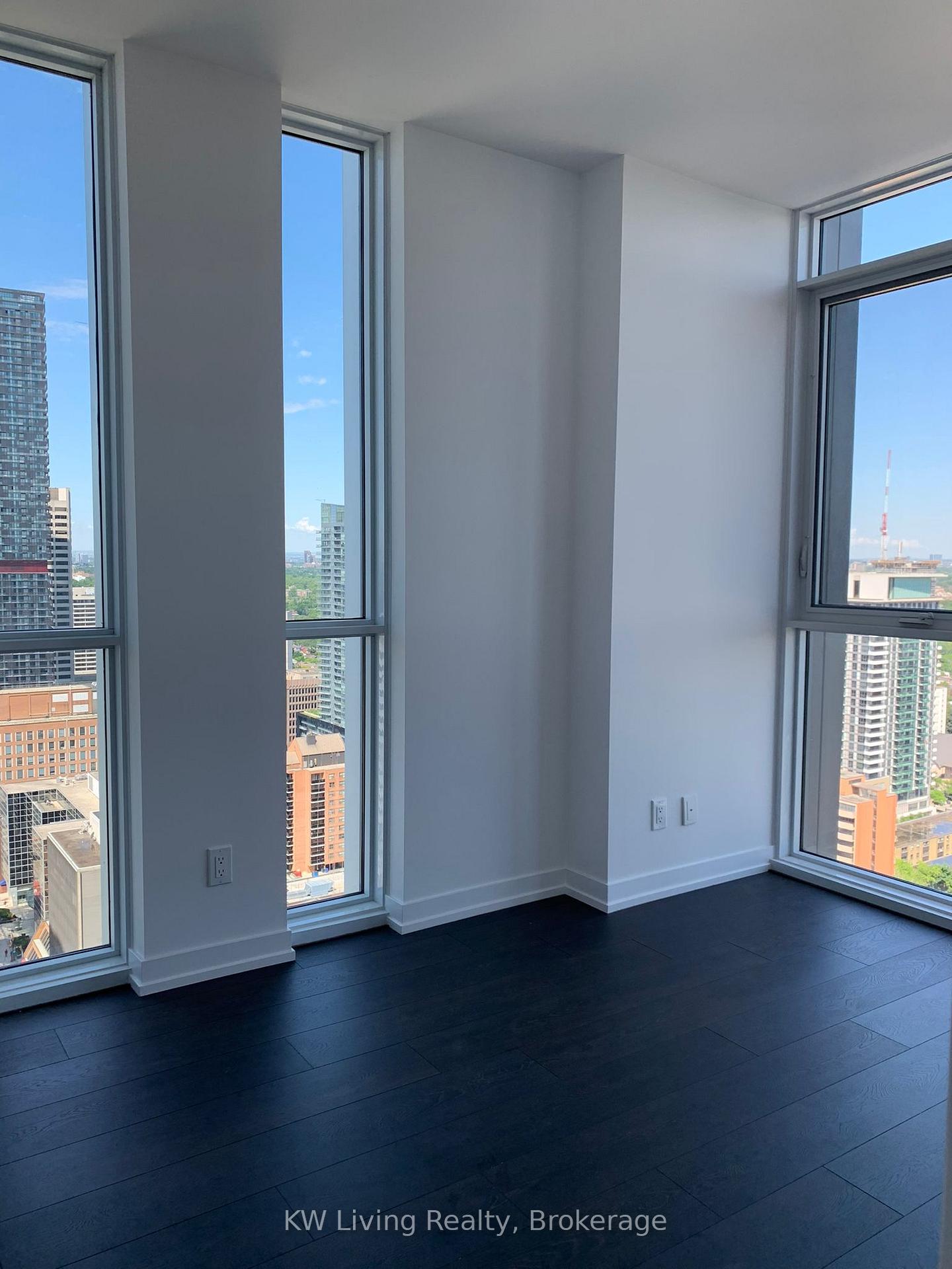 Photo 3 of Unit PH105, 125 Redpath Avenue, Toronto, Mount Pleasant West — HOMEH