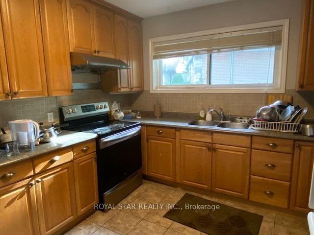 Photo 8 of 64 Harold Court, Hamilton, Ainslie Wood — HOMEH
