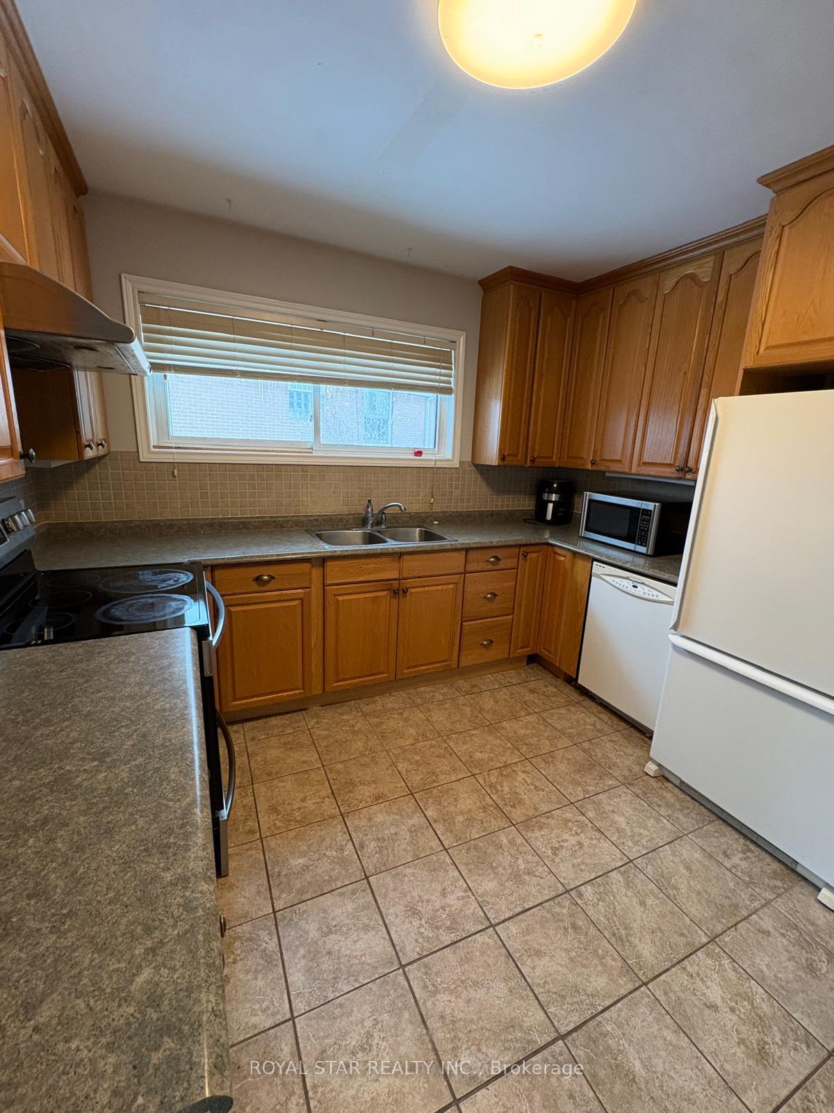 Photo 16 of 64 Harold Court, Hamilton, Ainslie Wood — HOMEH