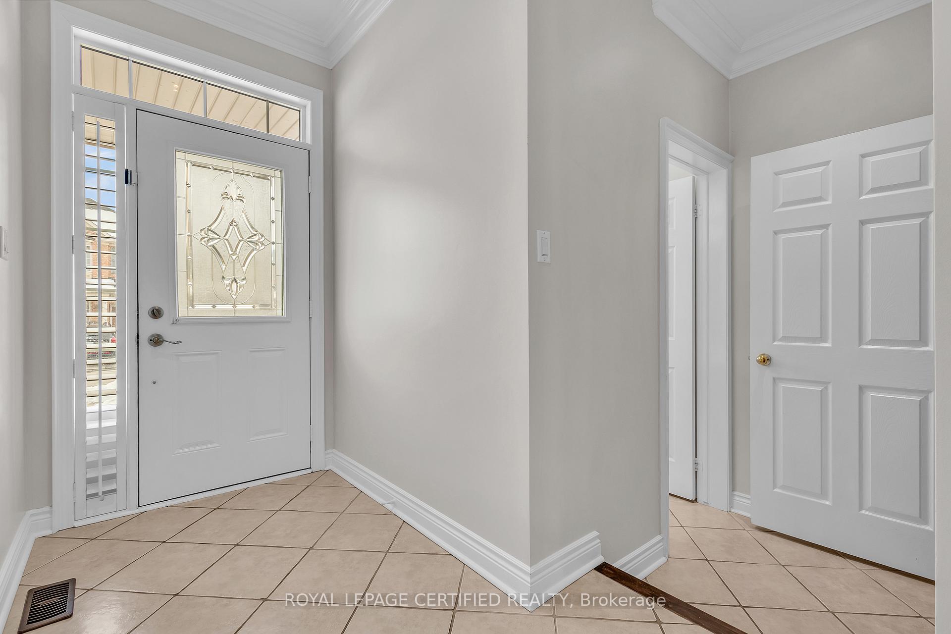 Photo 3 of 17 Dalia Street, Brampton, Credit Valley — HOMEH