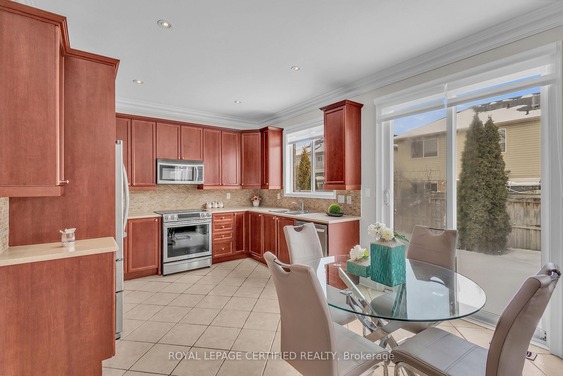 Photo 27 of 17 Dalia Street, Brampton, Credit Valley — HOMEH