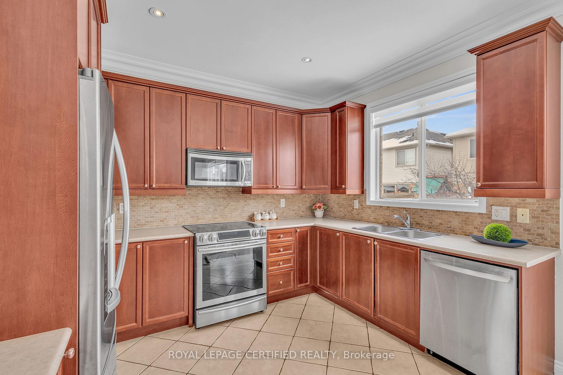 Photo 22 of 17 Dalia Street, Brampton, Credit Valley — HOMEH