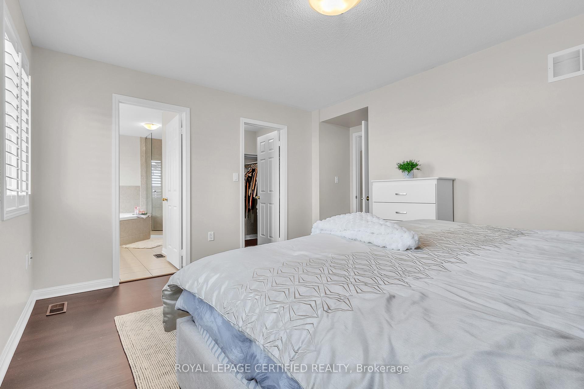 Photo 32 of 17 Dalia Street, Brampton, Credit Valley — HOMEH