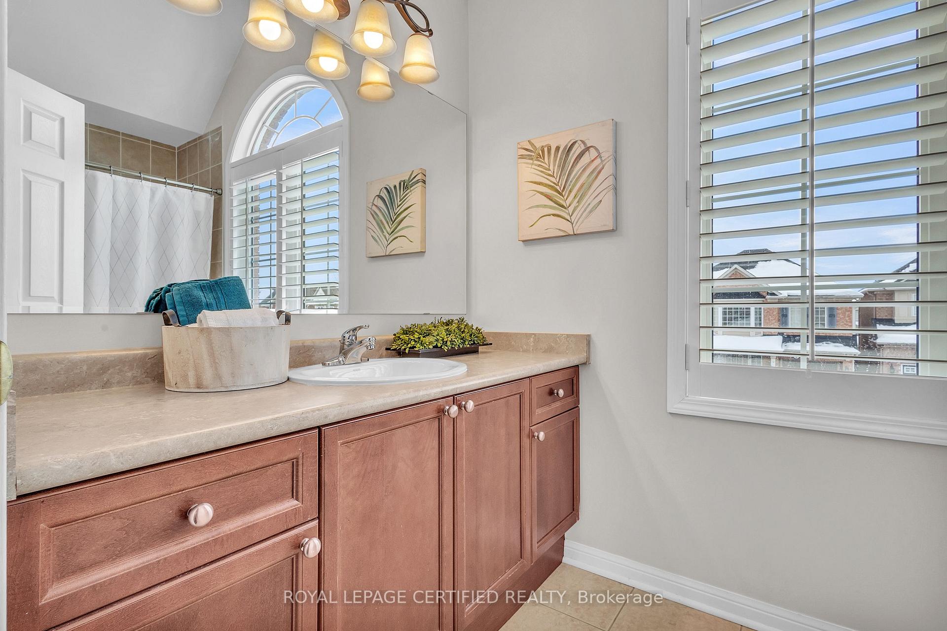 Photo 35 of 17 Dalia Street, Brampton, Credit Valley — HOMEH