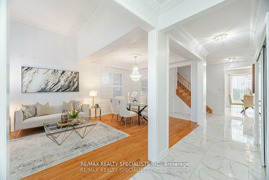 Photo 7 of 30 Latania Boulevard, Brampton, Vales of Castlemore — HOMEH