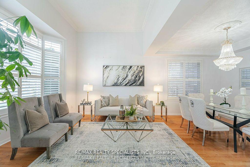 Photo 4 of 30 Latania Boulevard, Brampton, Vales of Castlemore — HOMEH