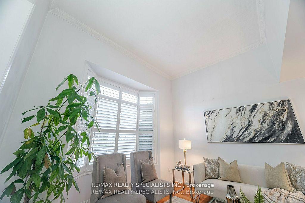 Photo 9 of 30 Latania Boulevard, Brampton, Vales of Castlemore — HOMEH