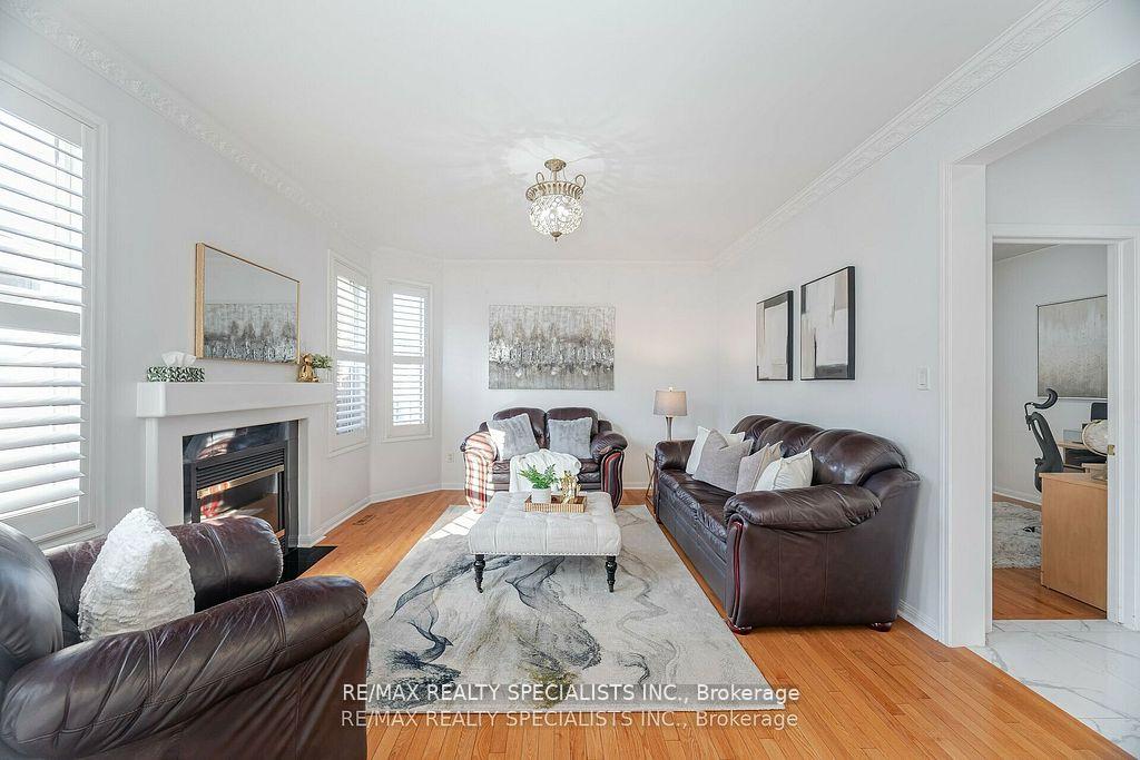 Photo 17 of 30 Latania Boulevard, Brampton, Vales of Castlemore — HOMEH