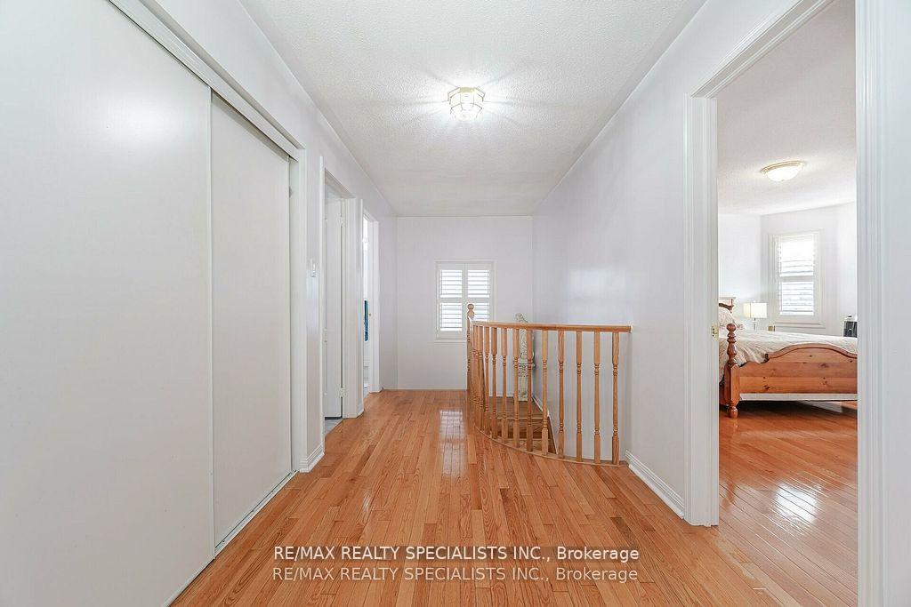 Photo 16 of 30 Latania Boulevard, Brampton, Vales of Castlemore — HOMEH