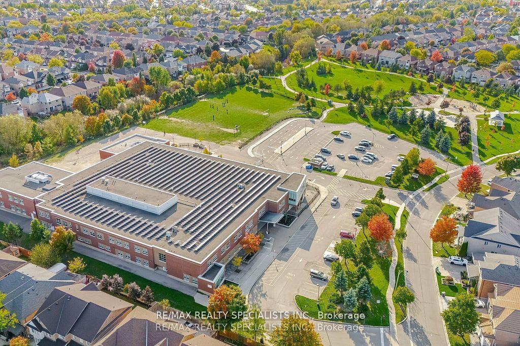 Photo 38 of 30 Latania Boulevard, Brampton, Vales of Castlemore — HOMEH