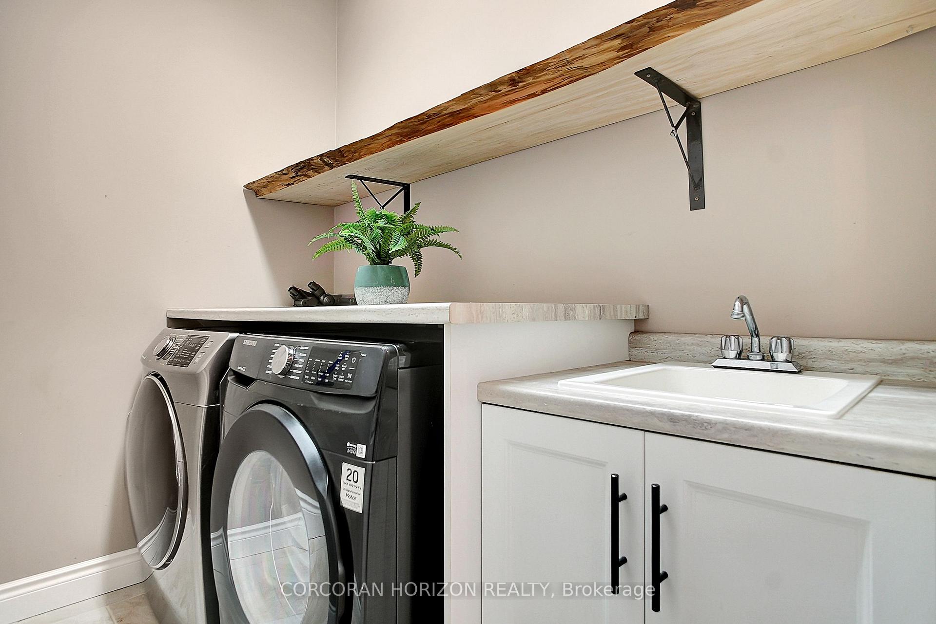 Photo 7 of 225 Carriage Way, Waterloo — HOMEH