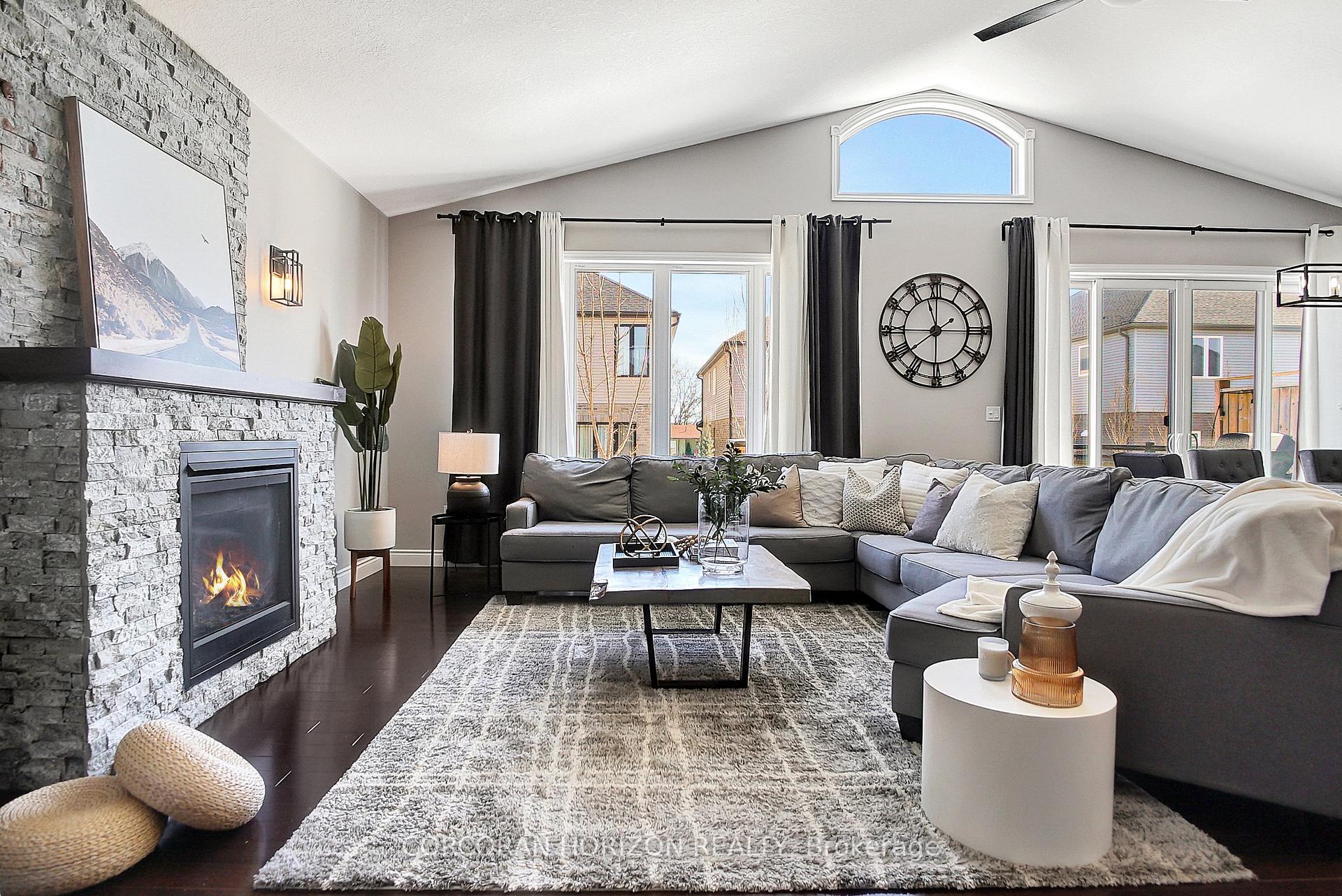 Photo 2 of 225 Carriage Way, Waterloo — HOMEH