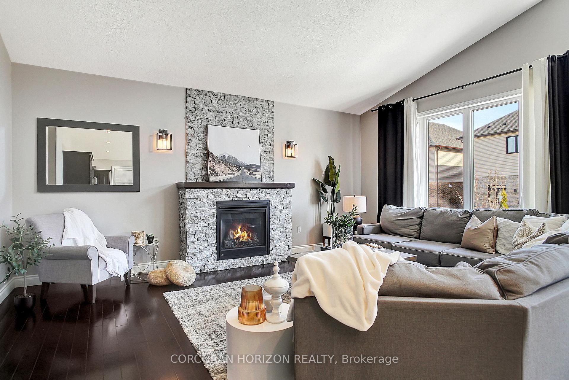 Photo 4 of 225 Carriage Way, Waterloo — HOMEH