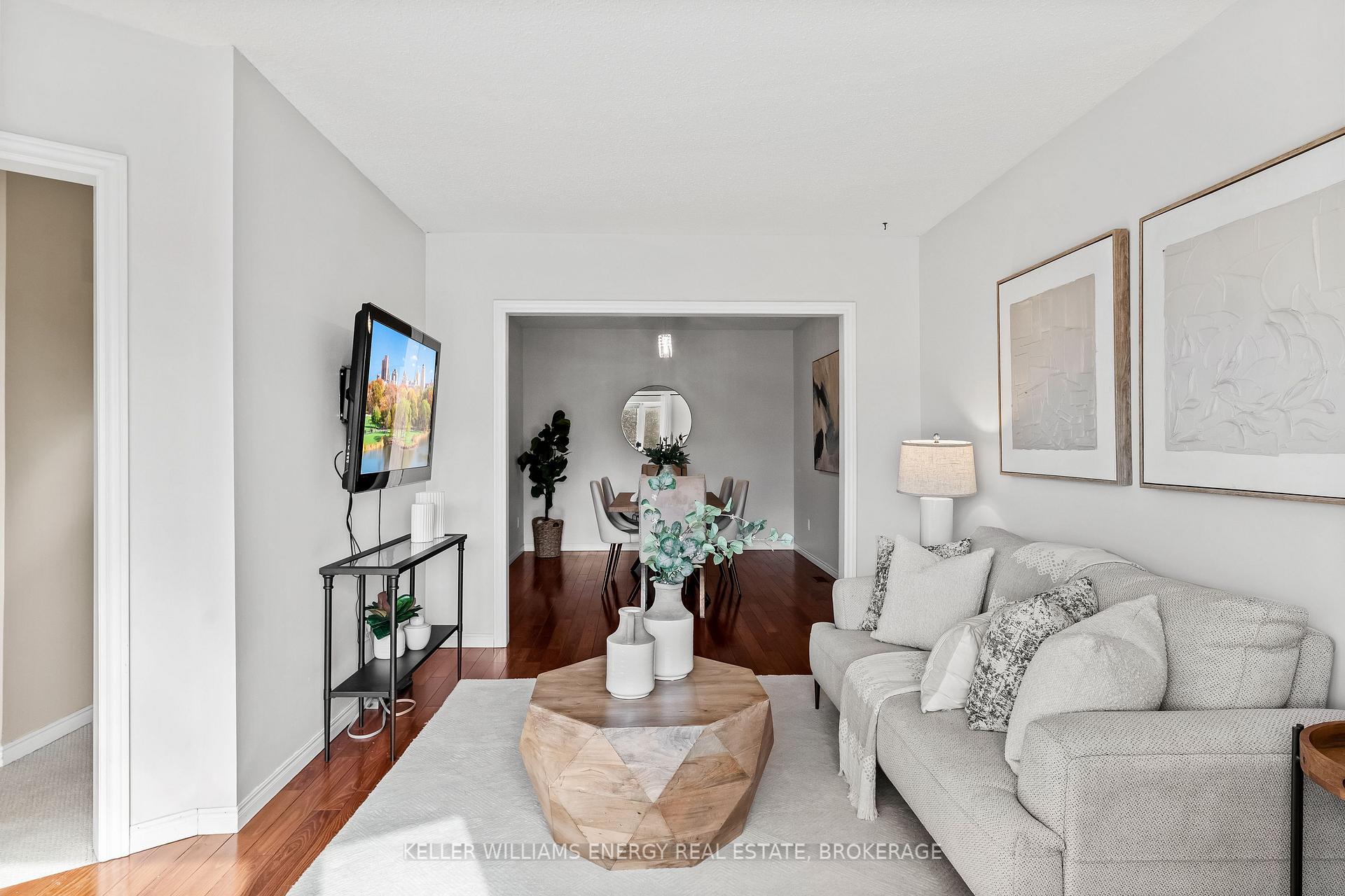 Photo 11 of 117 Bassett Boulevard, Whitby, Pringle Creek — HOMEH