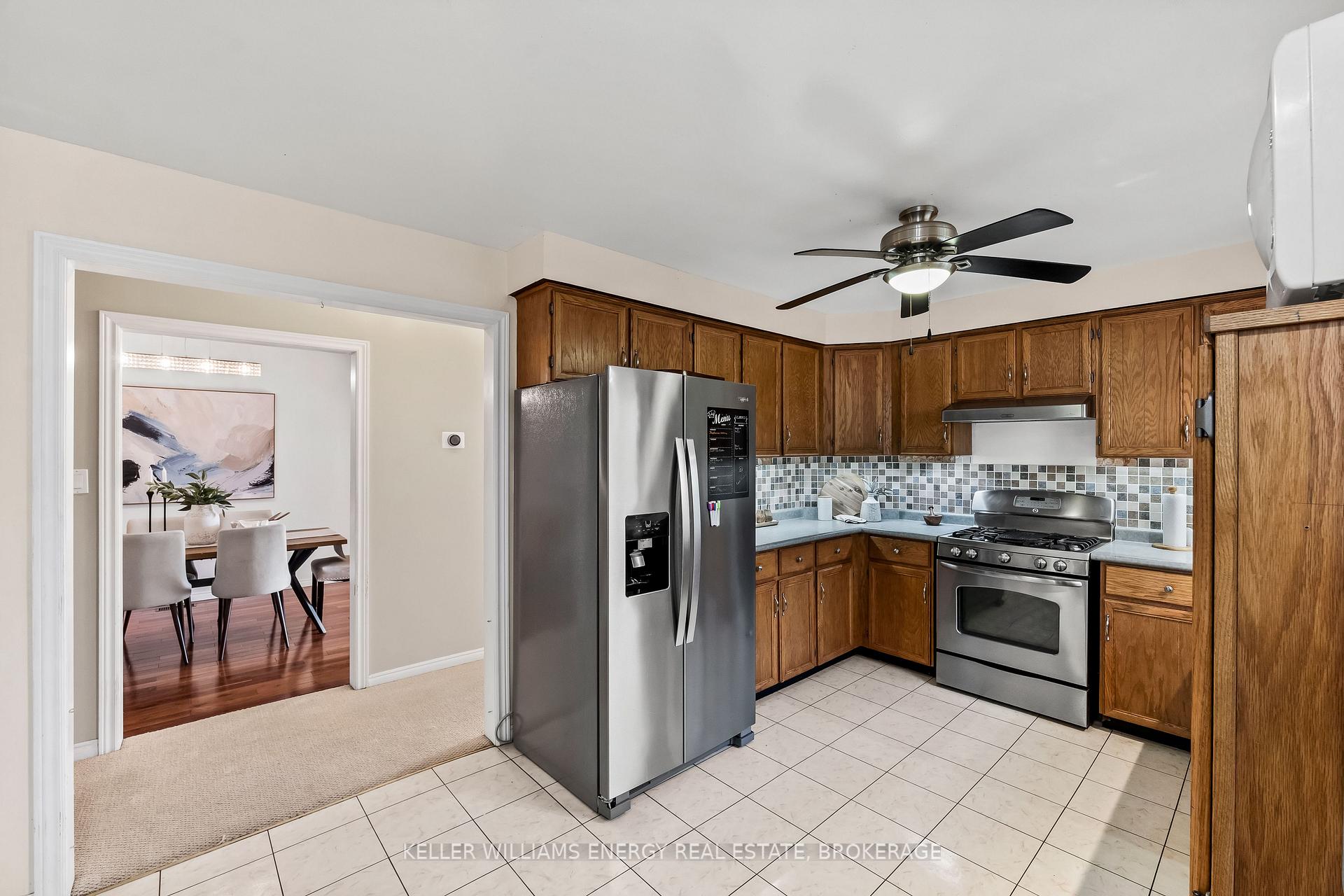Photo 6 of 117 Bassett Boulevard, Whitby, Pringle Creek — HOMEH