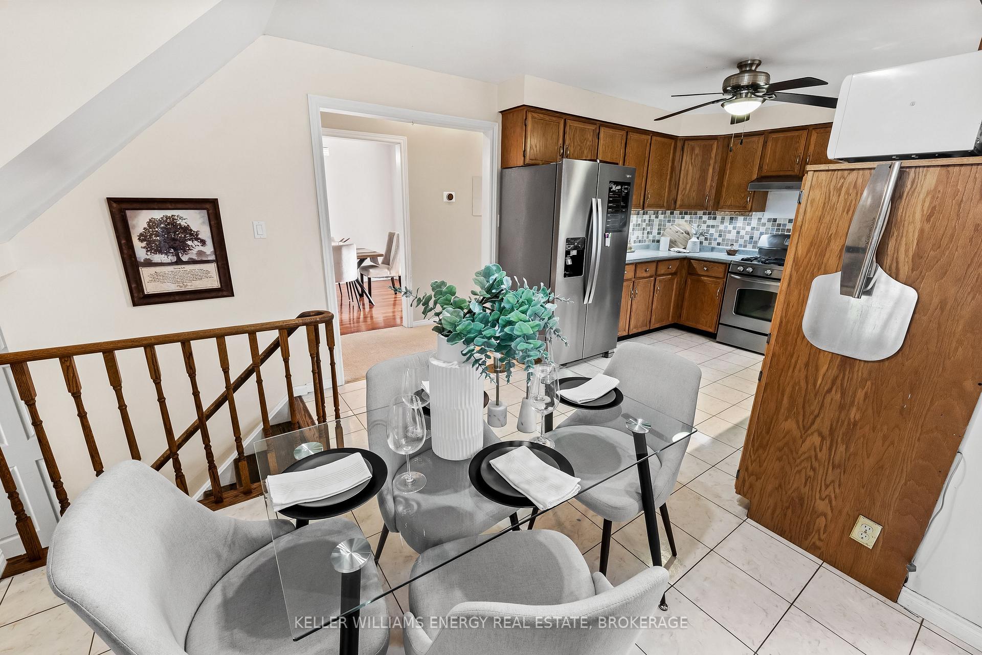 Photo 10 of 117 Bassett Boulevard, Whitby, Pringle Creek — HOMEH