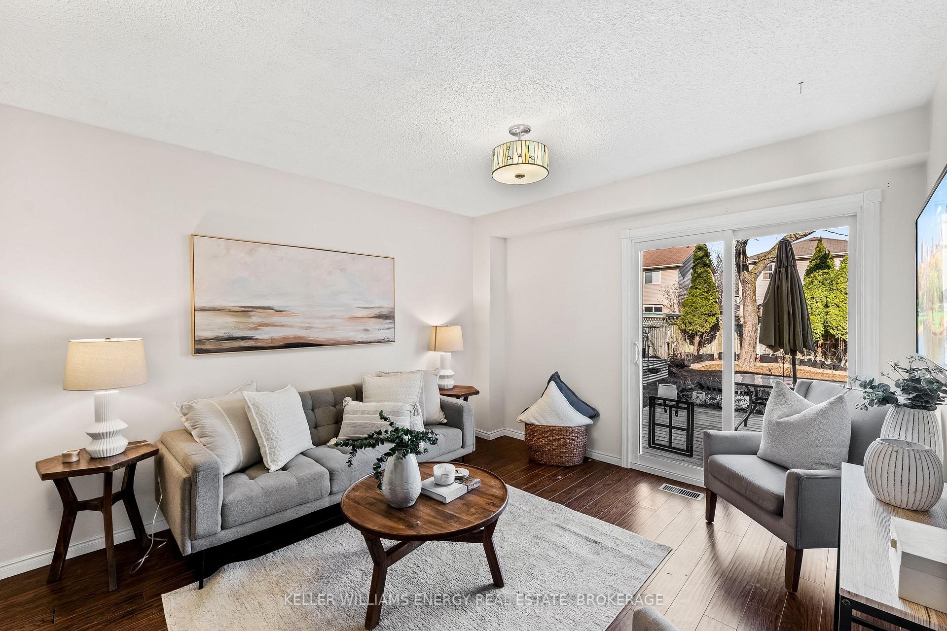 Photo 7 of 117 Bassett Boulevard, Whitby, Pringle Creek — HOMEH