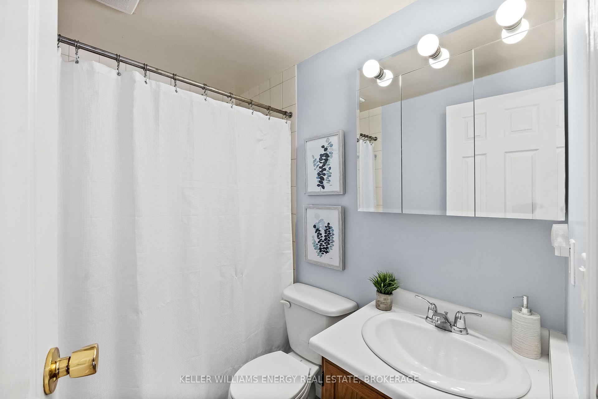 Photo 37 of 117 Bassett Boulevard, Whitby, Pringle Creek — HOMEH