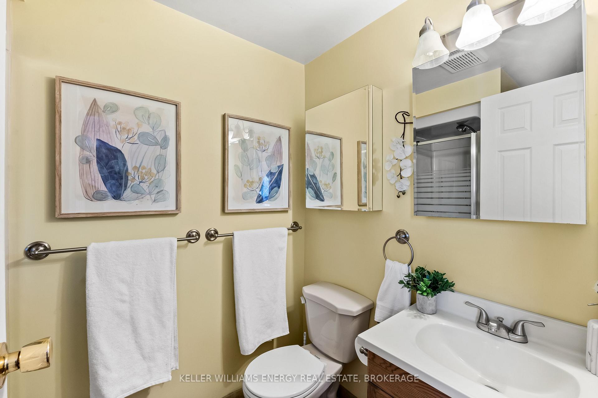 Photo 5 of 117 Bassett Boulevard, Whitby, Pringle Creek — HOMEH
