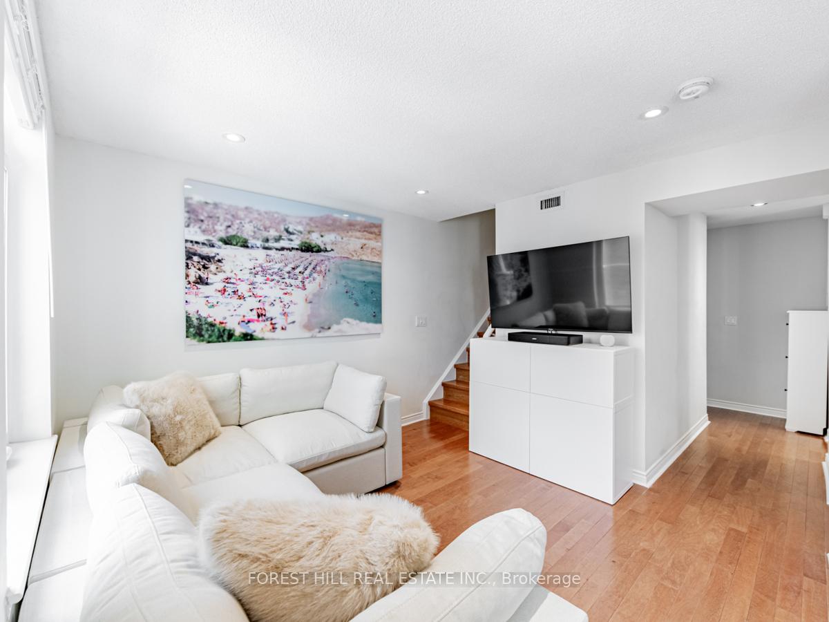 Photo 3 of Unit 17, 87 Lillian Street, Toronto, Mount Pleasant West — HOMEH