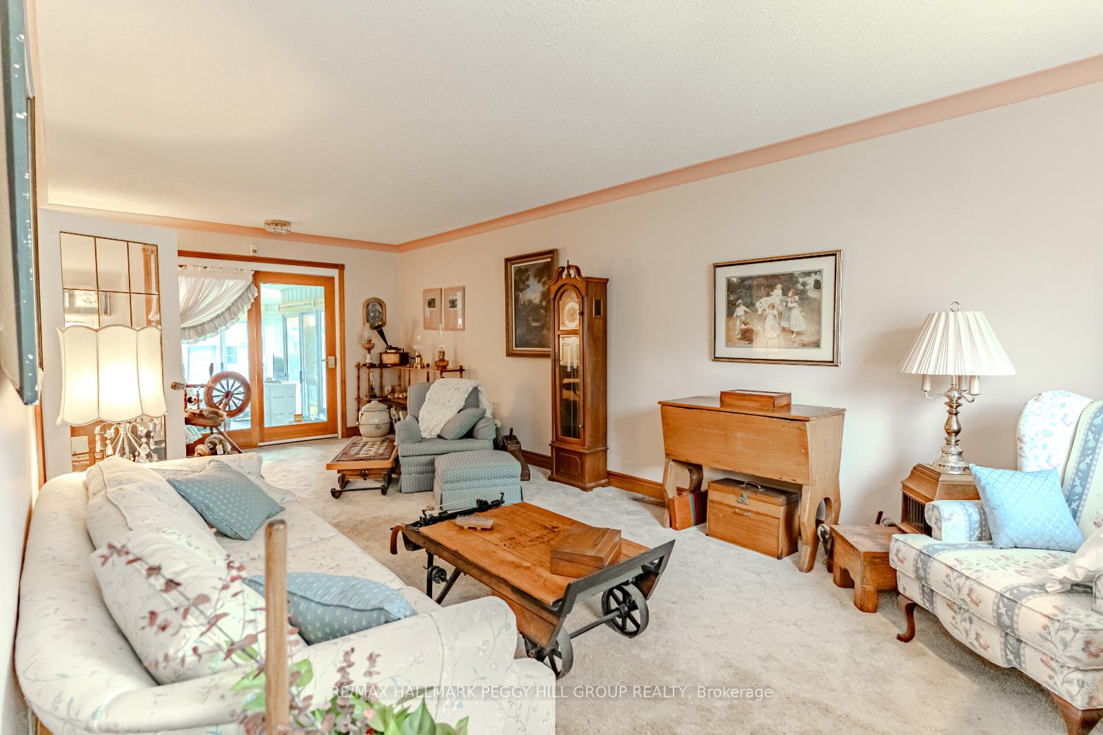 Photo 4 of 63 Nelson Street, Barrie, Codrington — HOMEH
