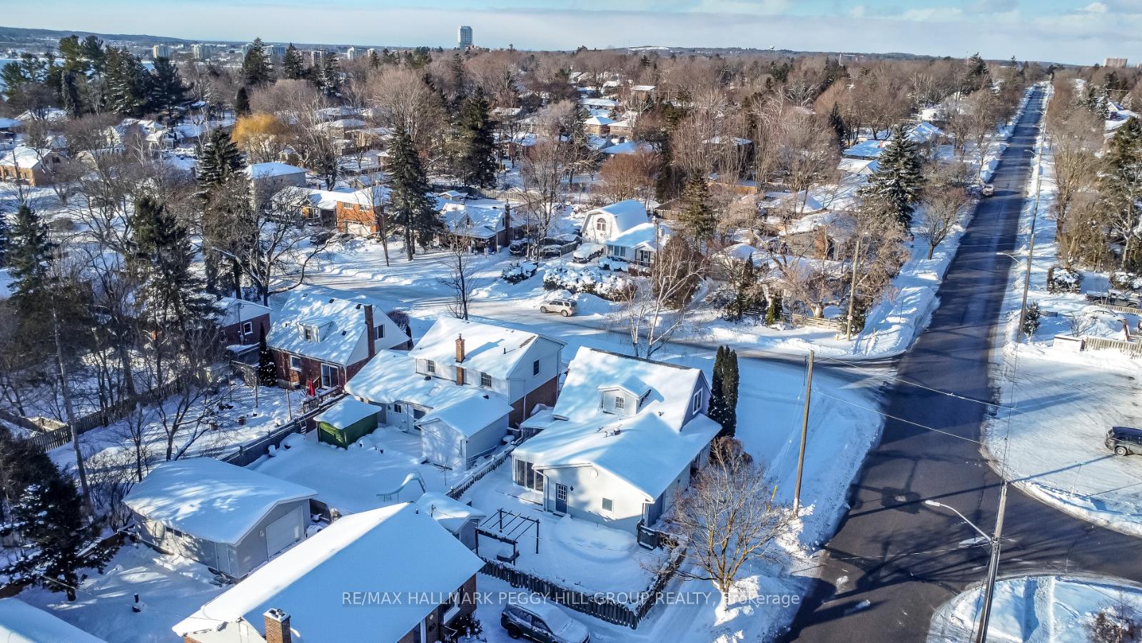 Photo 24 of 63 Nelson Street, Barrie, Codrington — HOMEH
