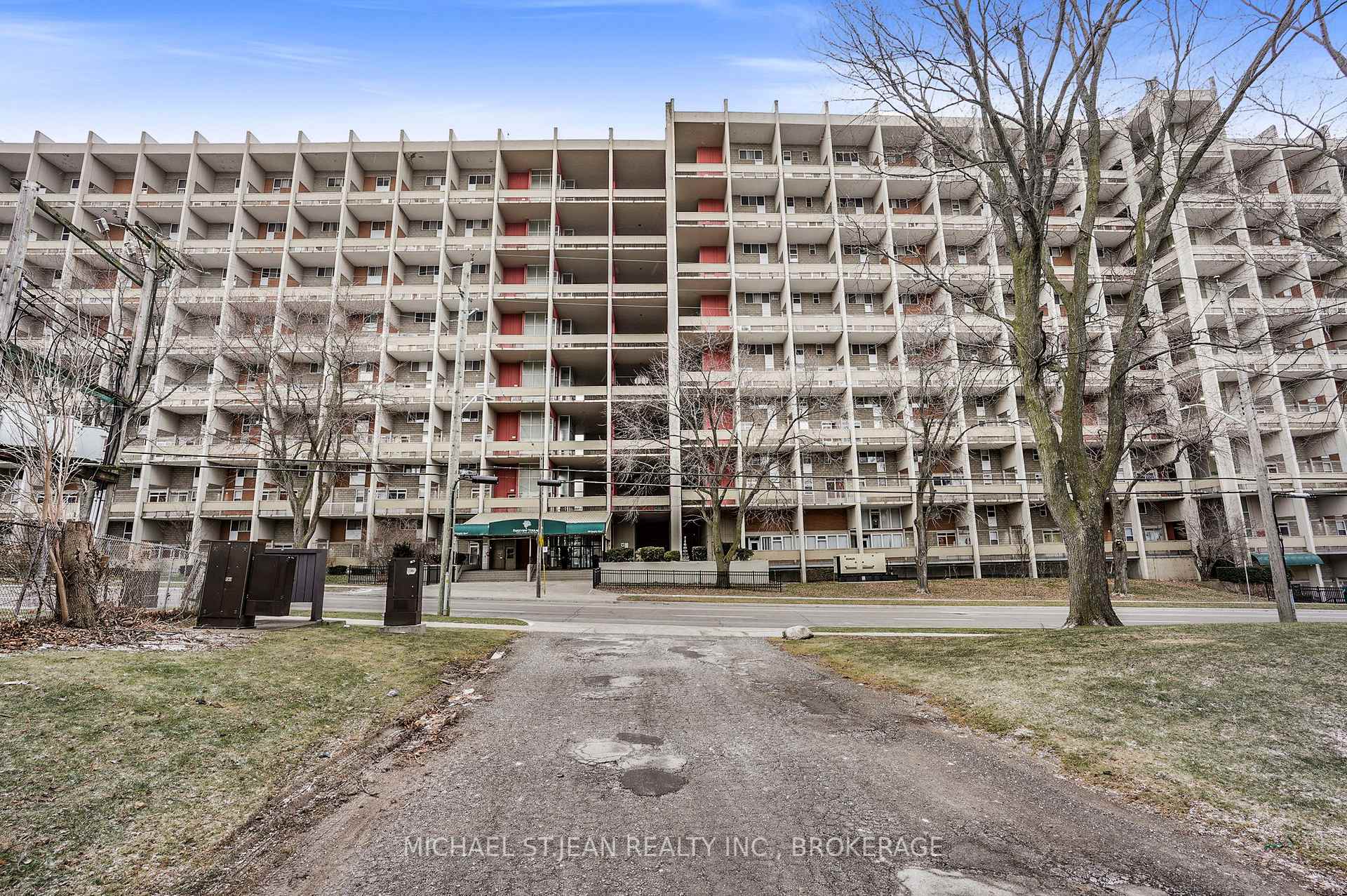 Photo 16 of Unit 832, 350 Quigley Road, Hamilton, Vincent — HOMEH