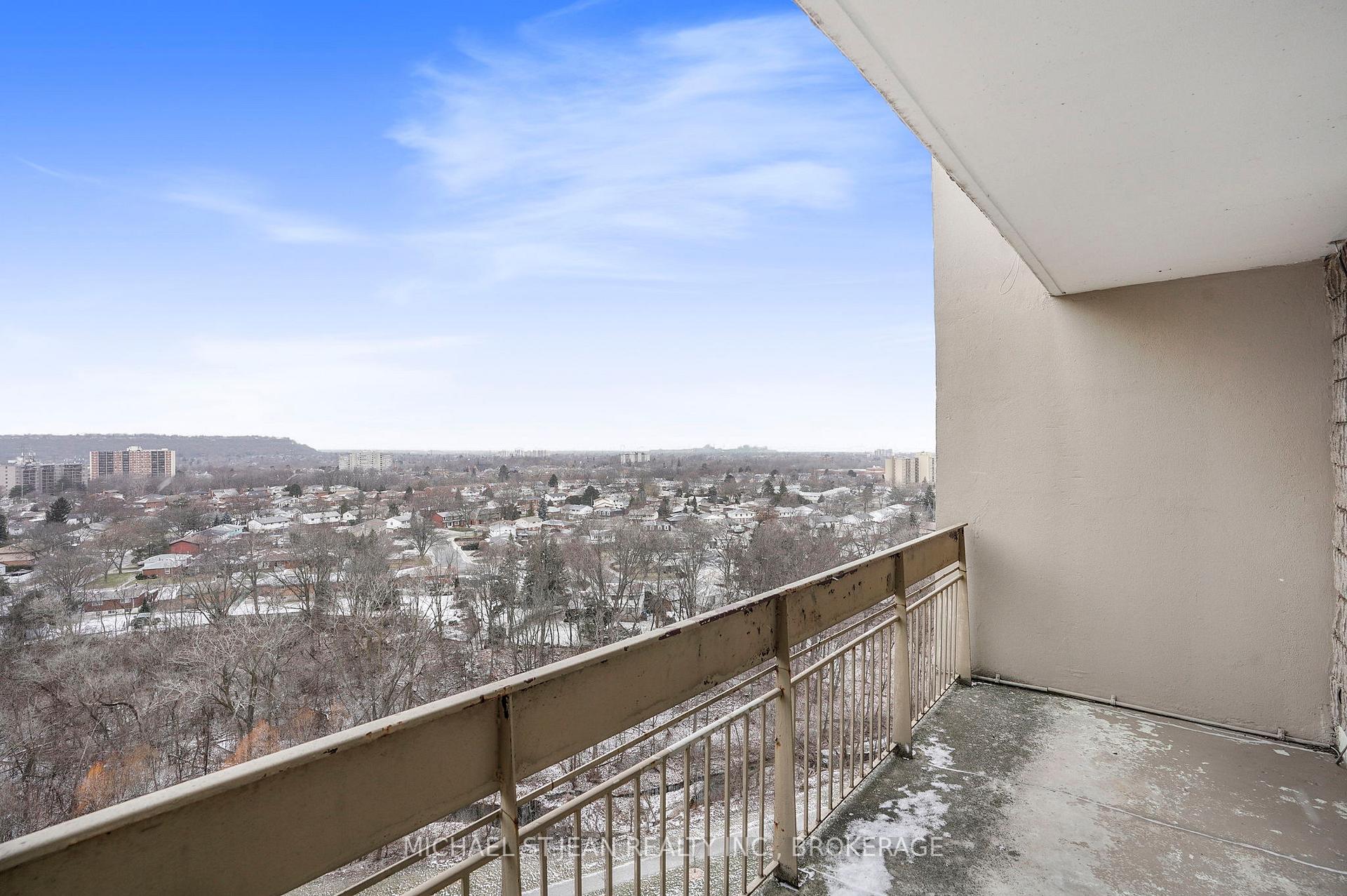 Photo 18 of Unit 832, 350 Quigley Road, Hamilton, Vincent — HOMEH