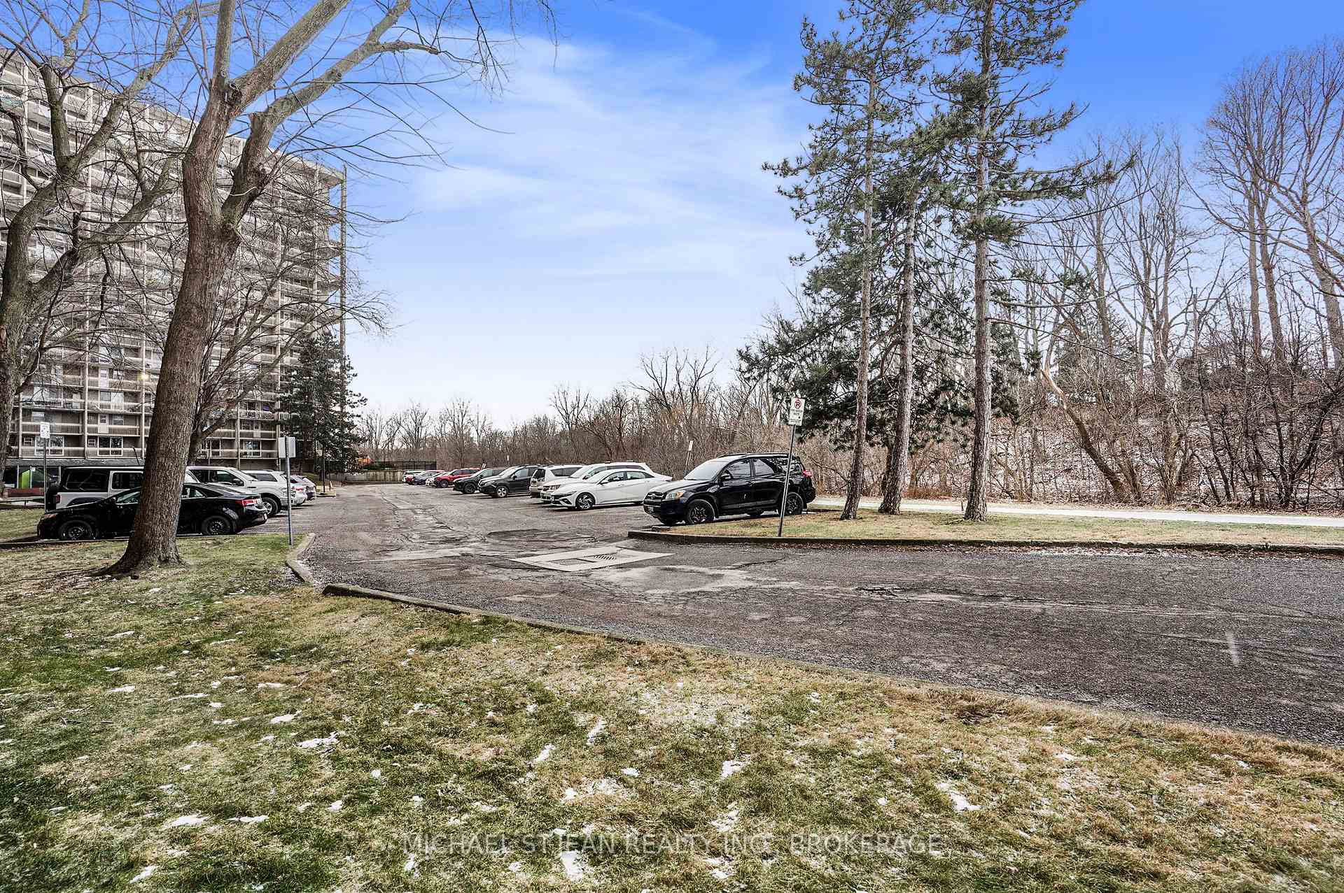 Photo 19 of Unit 832, 350 Quigley Road, Hamilton, Vincent — HOMEH