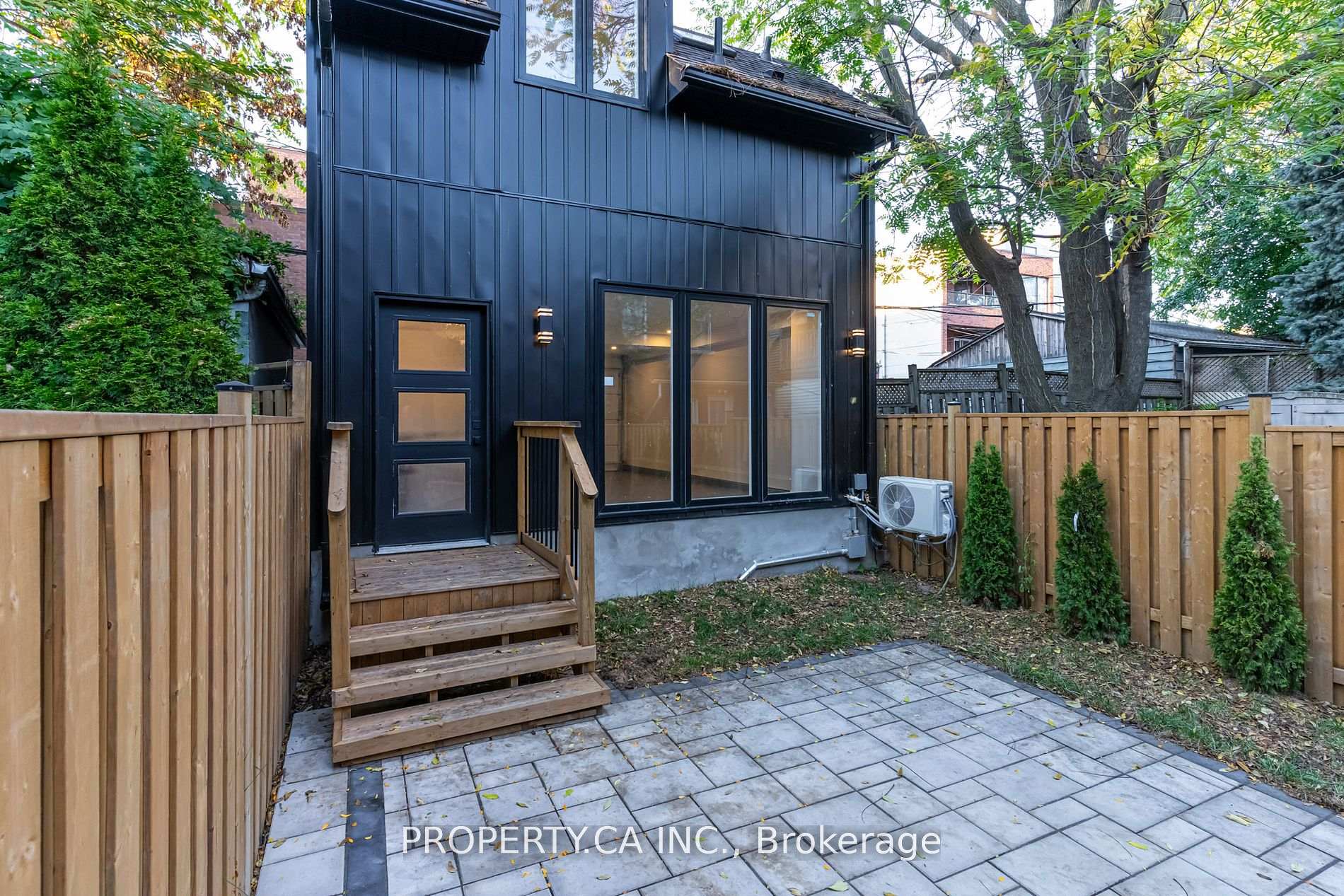 Front of Unit Laneway, 8 First Avenue