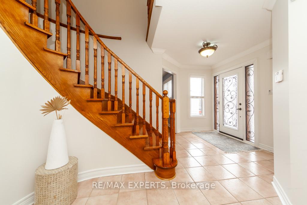 Photo 6 of 14 Plummer Road, Caledon, Bolton West — HOMEH
