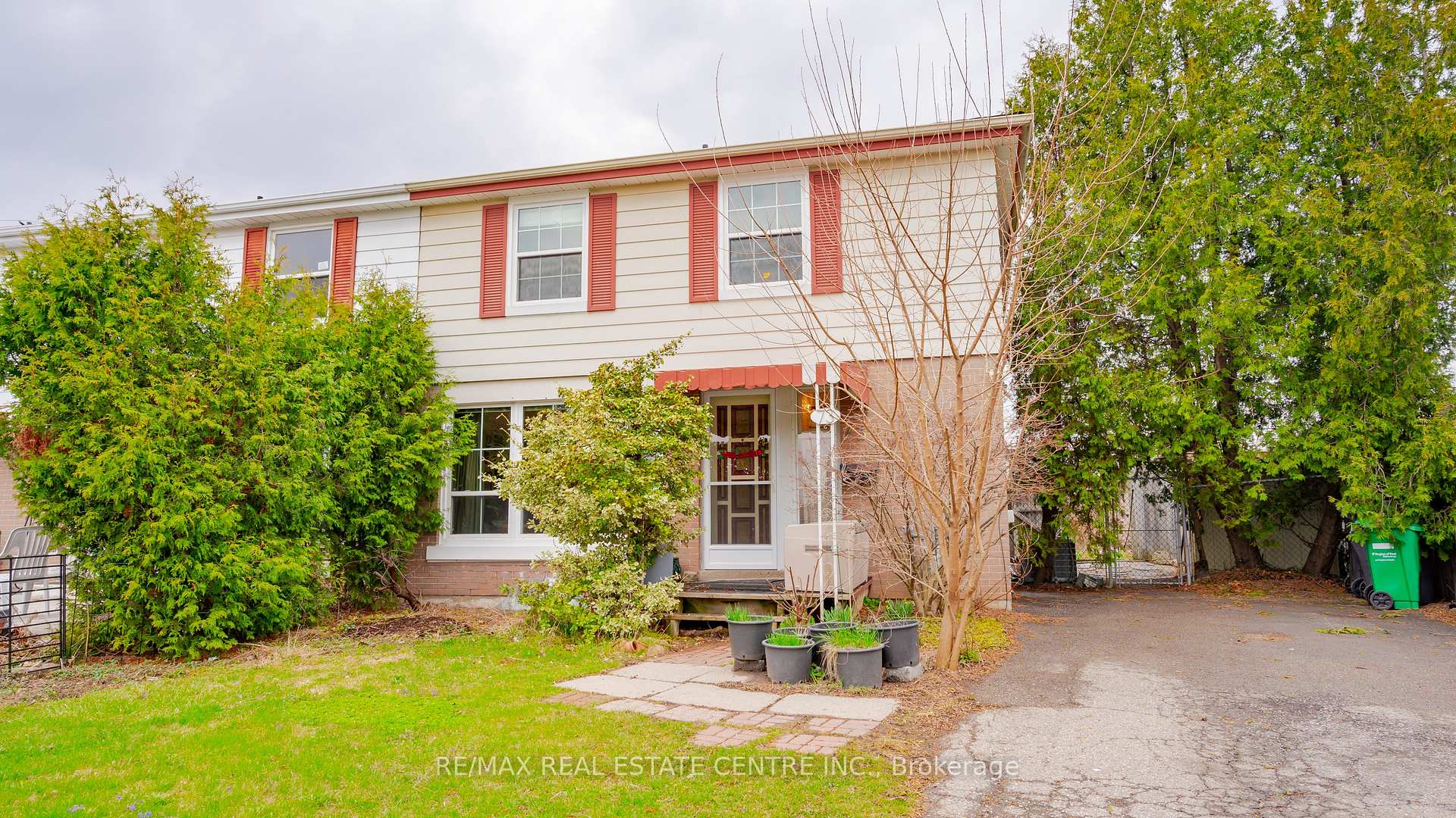 Photo 5 of 73 Brentwood Drive, Brampton, Avondale — HOMEH