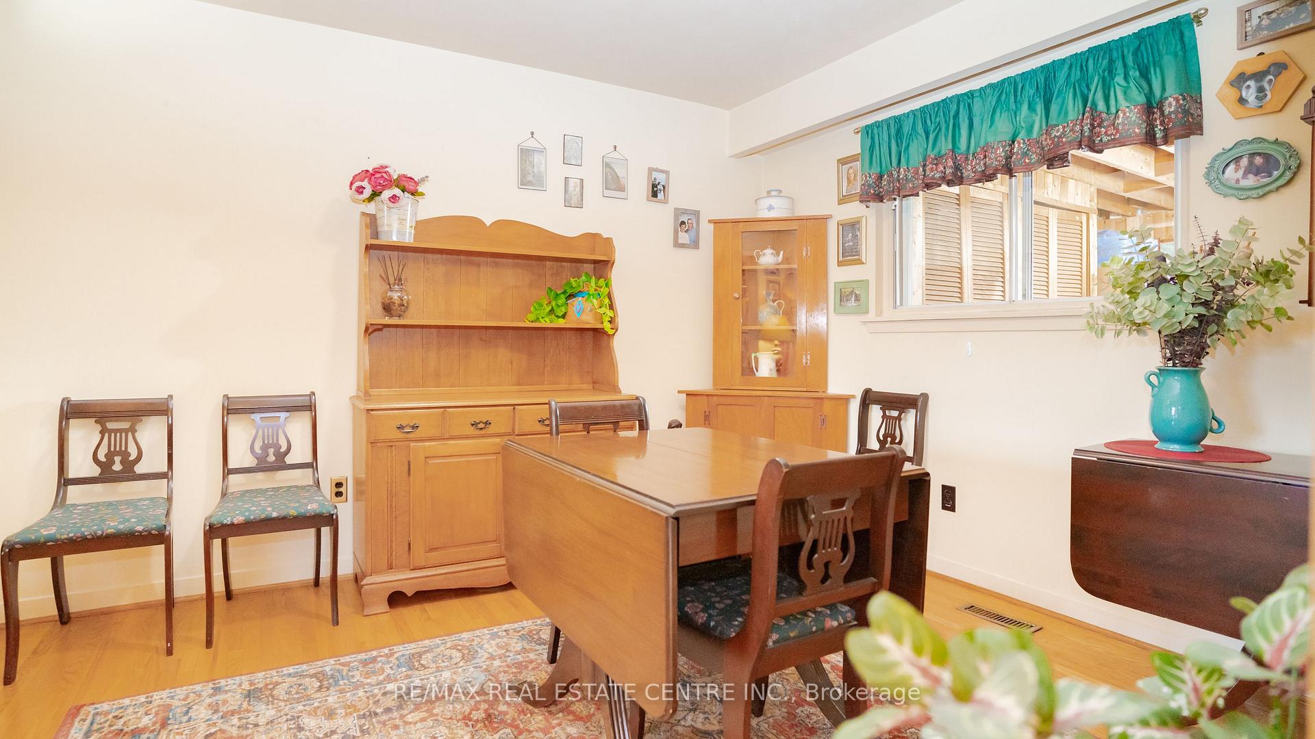 Photo 16 of 73 Brentwood Drive, Brampton, Avondale — HOMEH