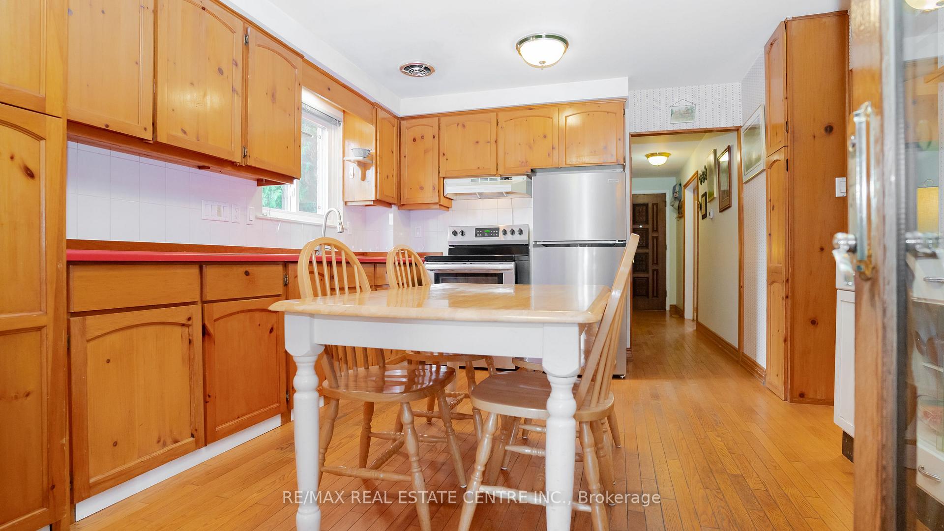 Photo 11 of 73 Brentwood Drive, Brampton, Avondale — HOMEH
