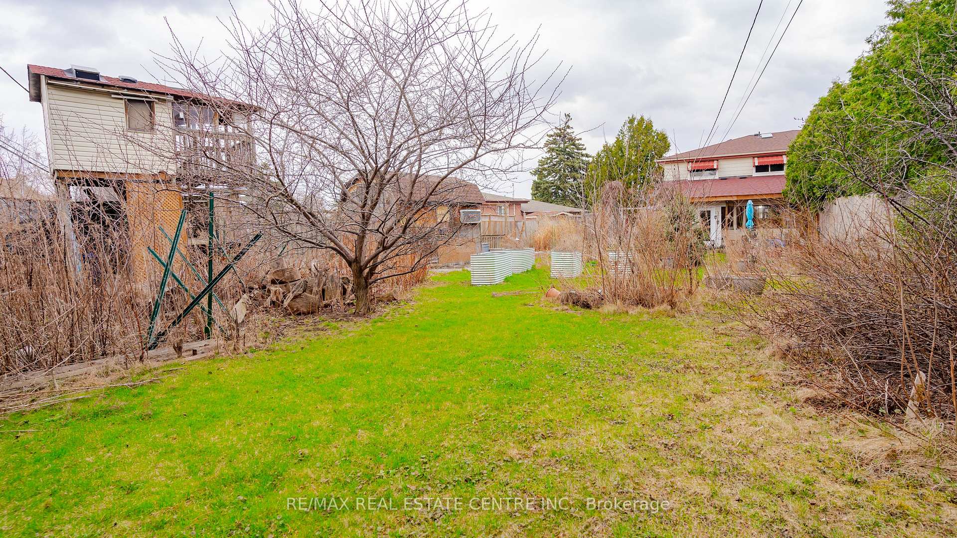 Photo 34 of 73 Brentwood Drive, Brampton, Avondale — HOMEH