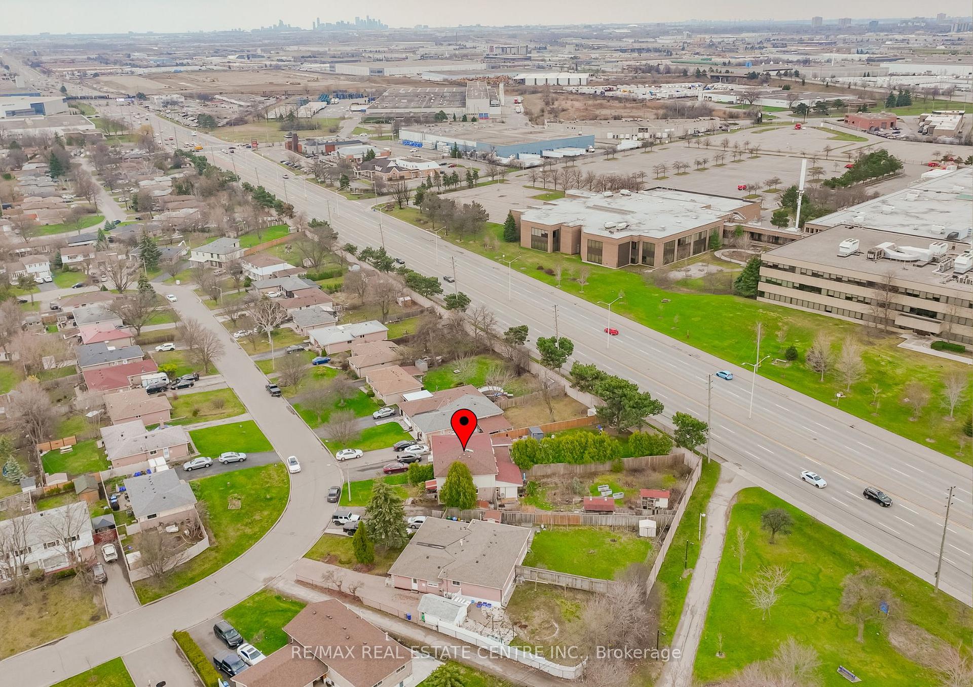 Photo 35 of 73 Brentwood Drive, Brampton, Avondale — HOMEH