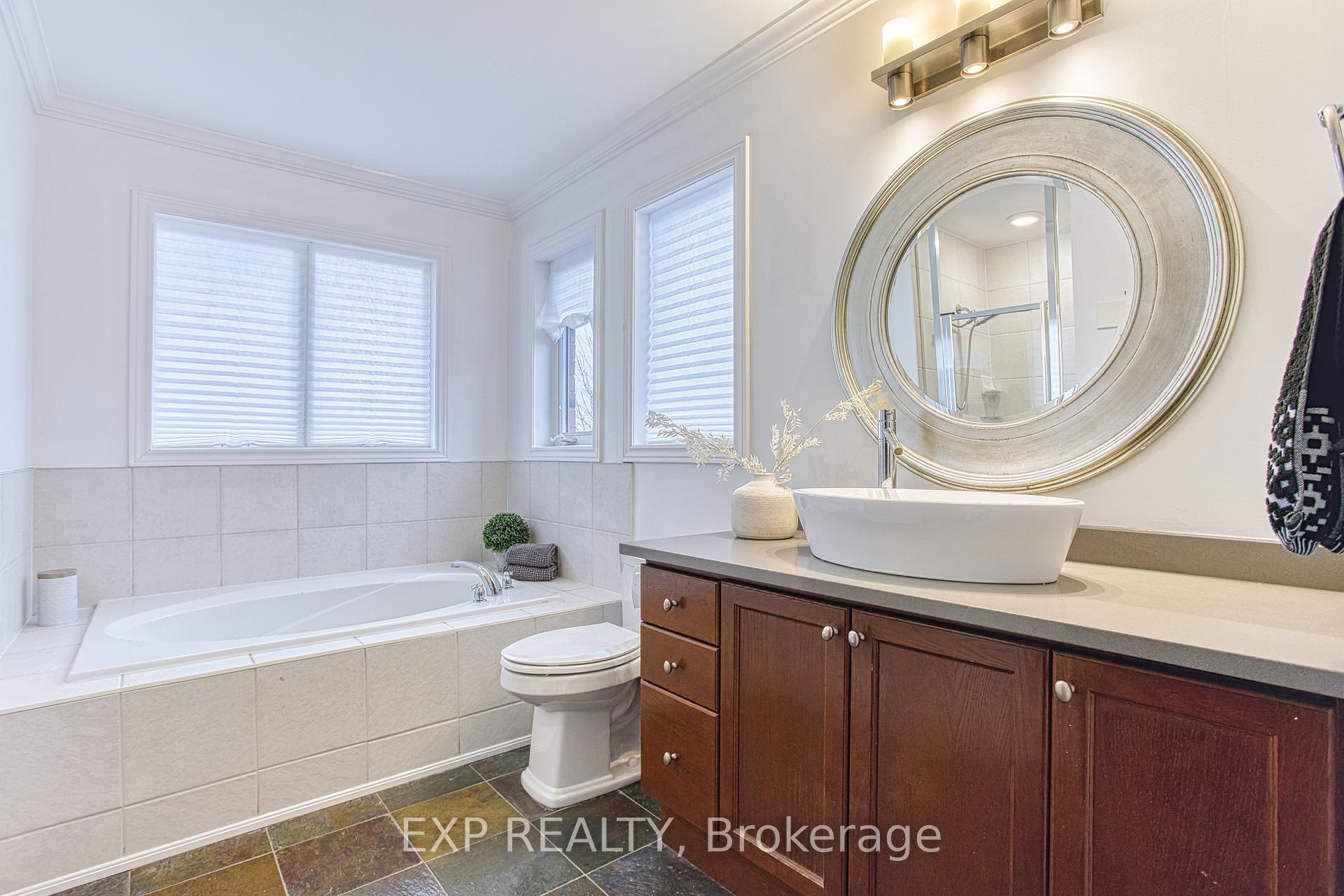 Photo 26 of 7 Panorama Way, Hamilton, Stoney Creek — HOMEH
