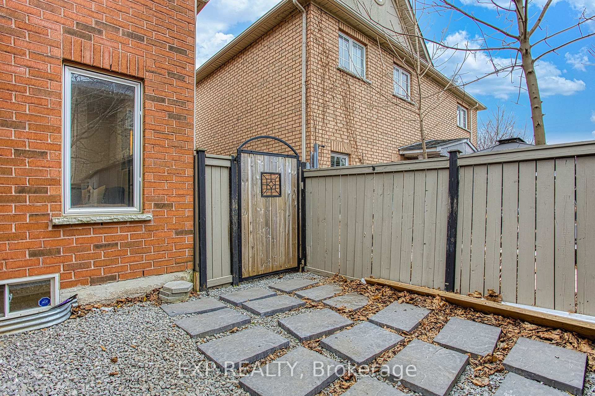 Photo 49 of 7 Panorama Way, Hamilton, Stoney Creek — HOMEH
