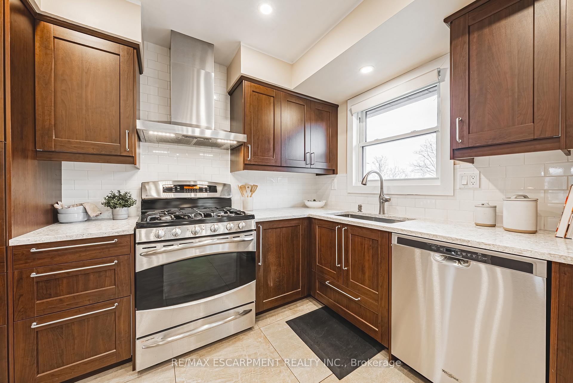 Photo 13 of 1 Charing Drive, Hamilton, Rushdale — HOMEH