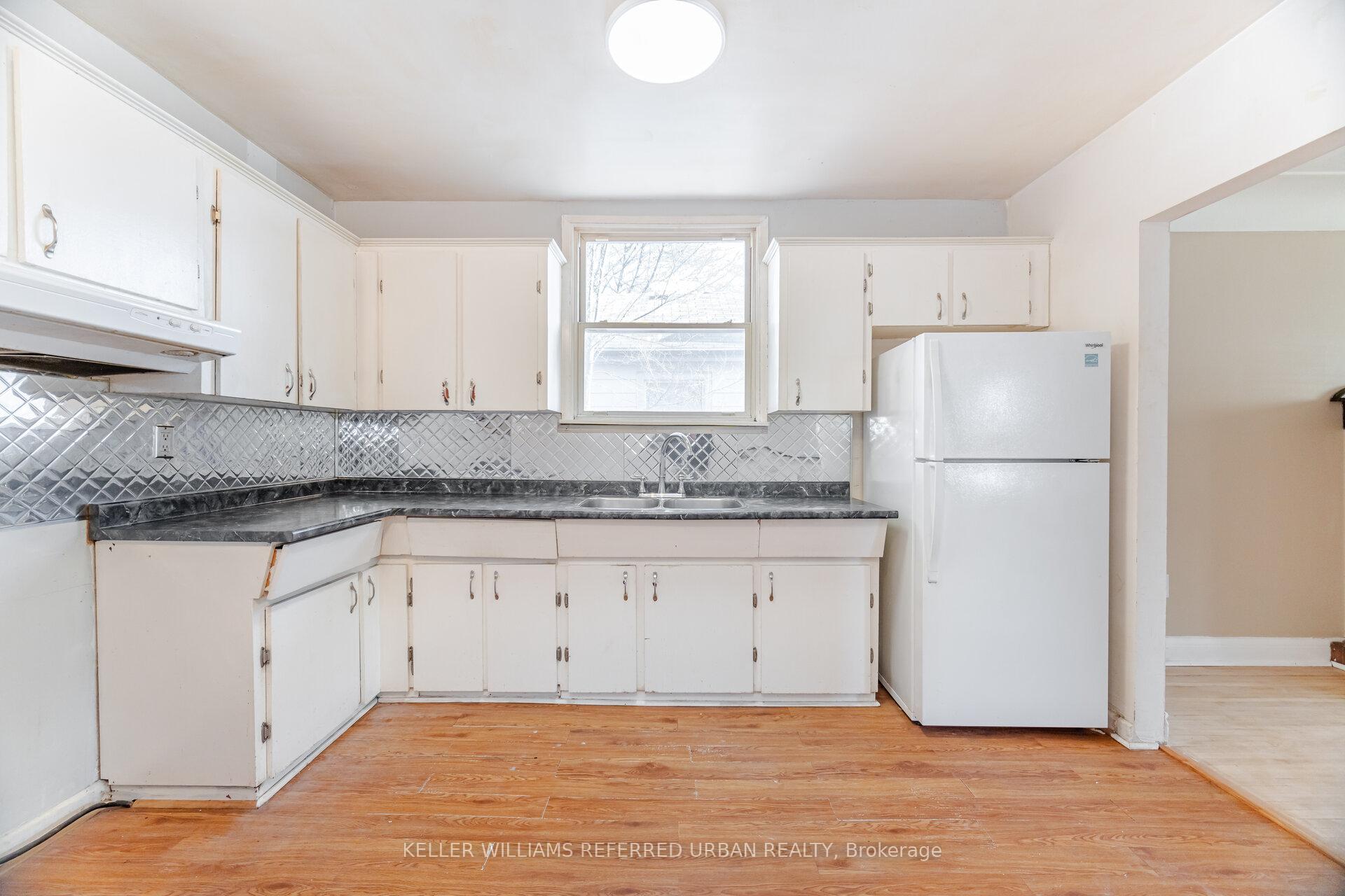 Photo 10 of 102 East 26th Street, Hamilton, Eastmount — HOMEH