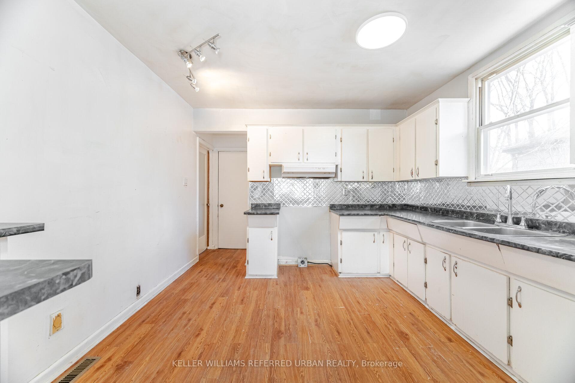 Photo 14 of 102 East 26th Street, Hamilton, Eastmount — HOMEH