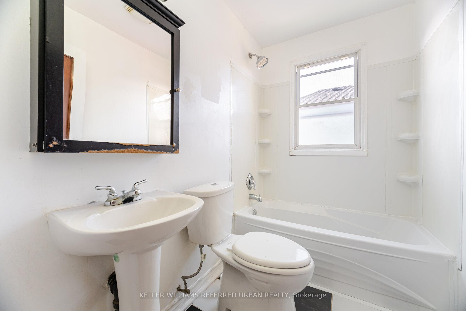Photo 20 of 102 East 26th Street, Hamilton, Eastmount — HOMEH