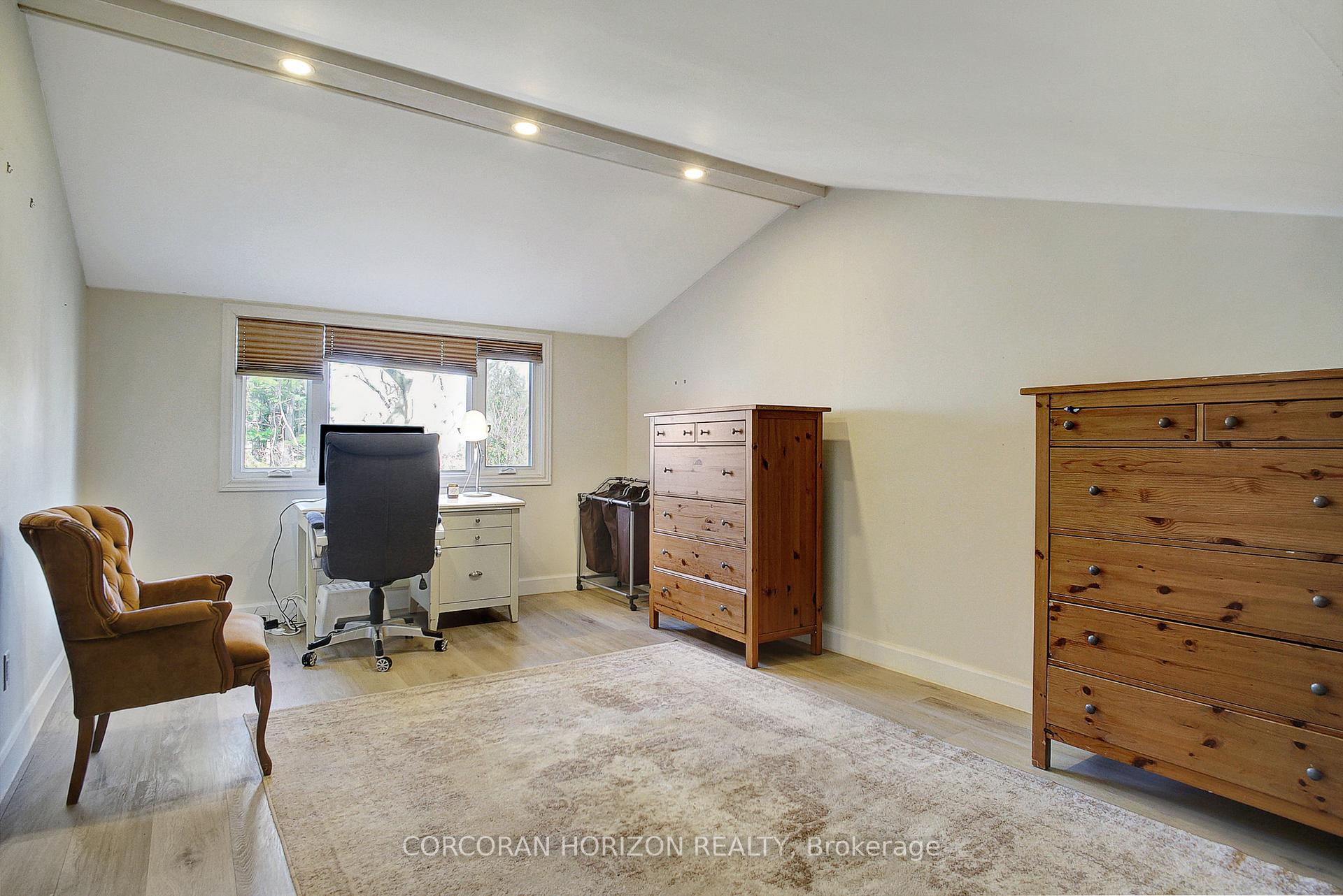 Photo 4 of 428 Westminster Drive S, Cambridge, Preston Centre — HOMEH