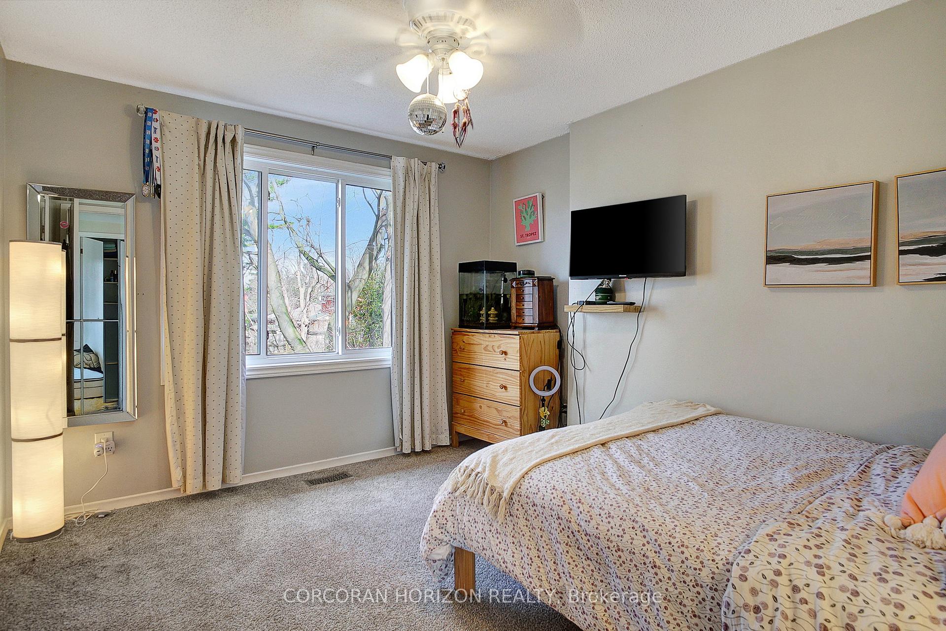 Photo 7 of 428 Westminster Drive S, Cambridge, Preston Centre — HOMEH